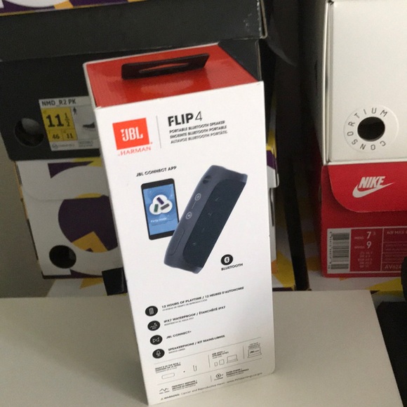 JBL Flip 4 Speaker - Picture 3 of 3